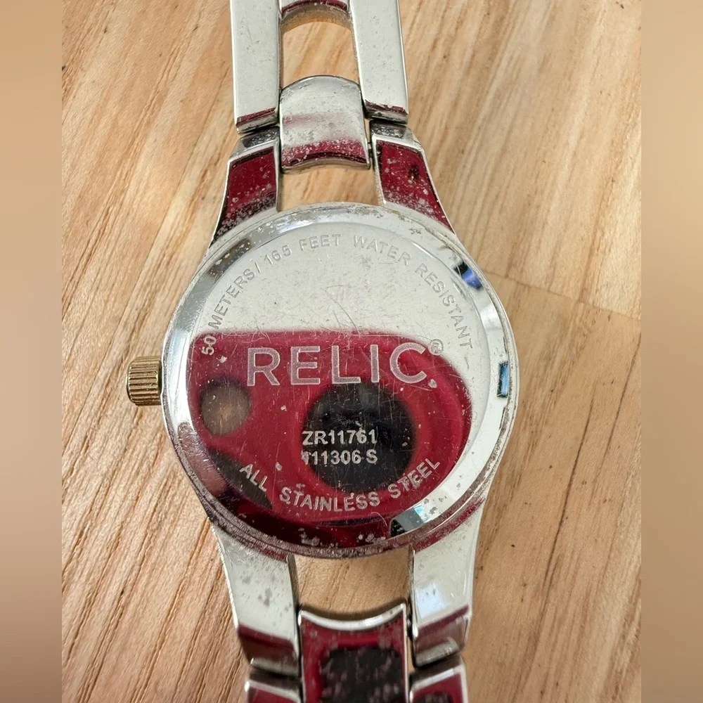 Relic ladies gold tone silver tone classic watch NEW BATTERY